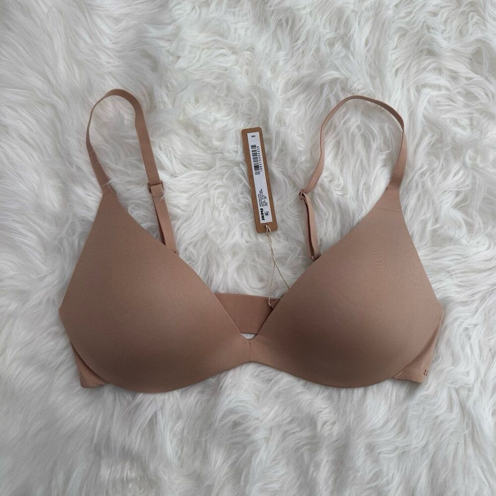 SKIMS WIRELESS Form Super Push-Up Bra in Clay